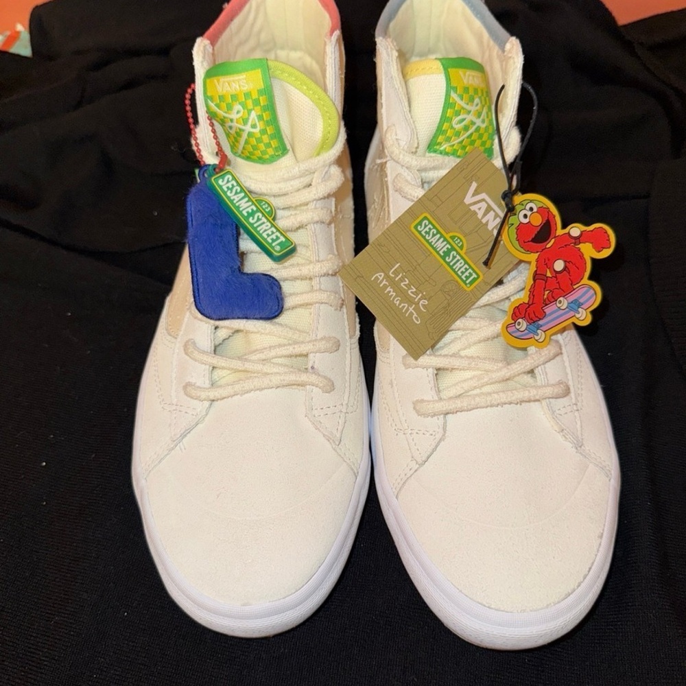 Vans - Picture 5 of 6